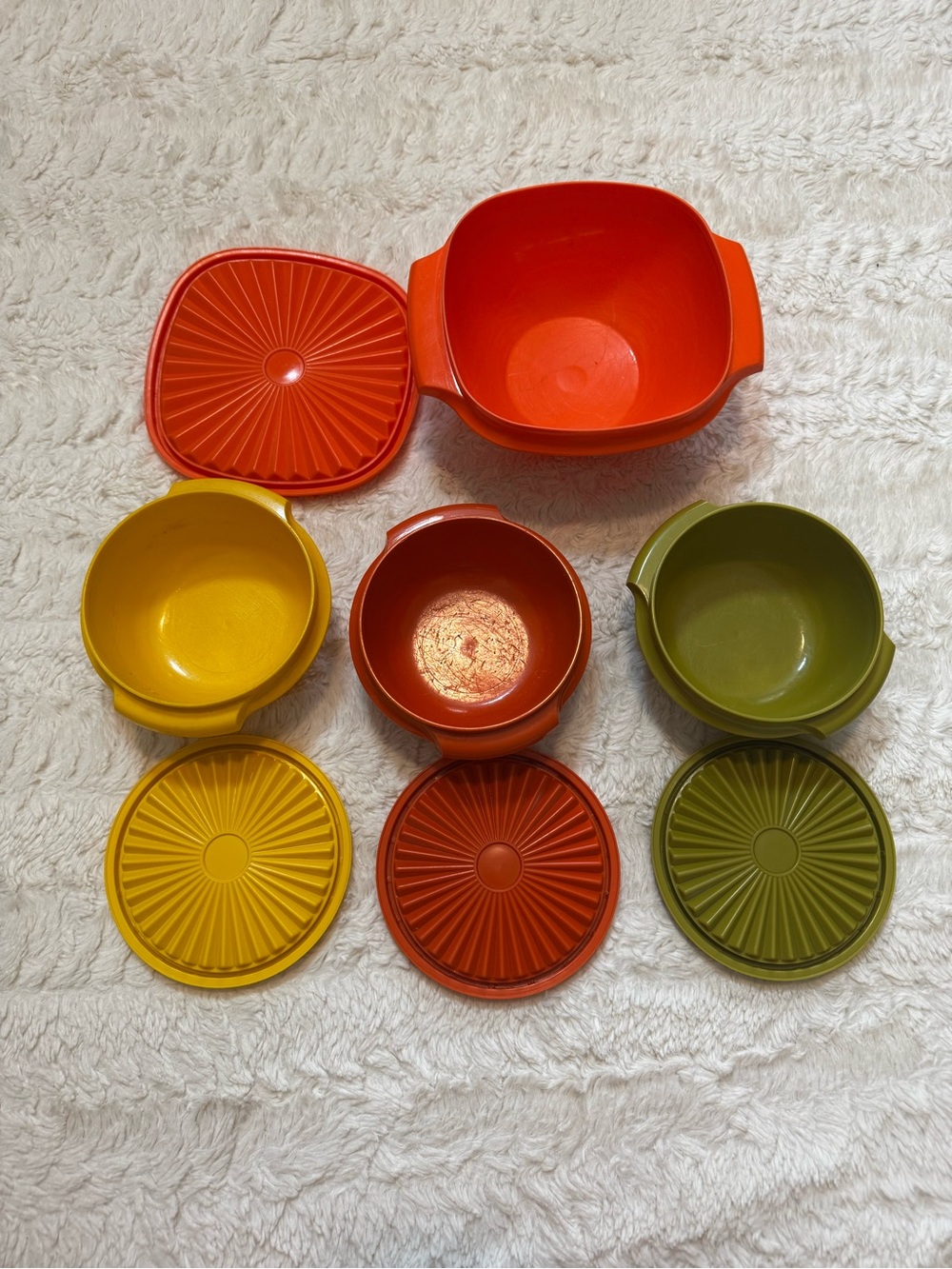 Vintage 70s Tupperware Servalier Bowls Sunburst Lids Harvest Colors Set of 4 - Picture 2 of 4